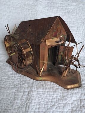 VINTAGE BRASS COPPER METAL TIN MUSIC BOX 10"